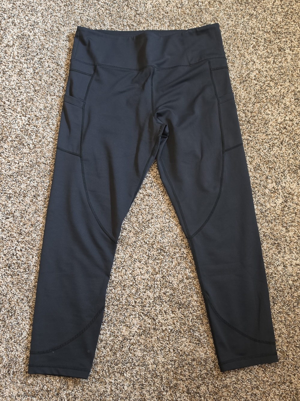 ZYIA Black Capri Leggings with Side Pockets 14-16